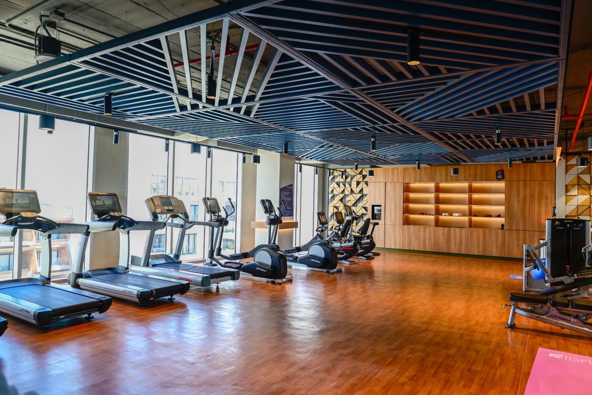 Aloft Playa Del Carmen Hotel Exterior photo The gym at the 1018