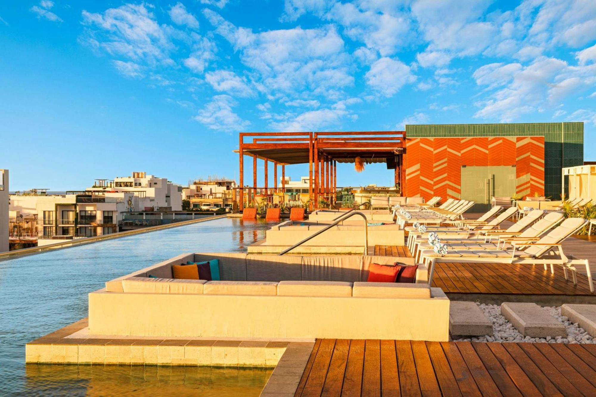 Aloft Playa Del Carmen Hotel Exterior photo Rooftop pool at the Hotel